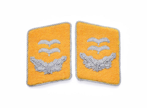 WW2 German Luftwaffe Oberleutnant Fliegertruppe Kragenspiegel collar tabs reproduction with gold officer insignia embroidery for collectors, reenactment uniforms, and historical military displays