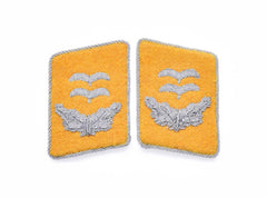 WW2 German Luftwaffe Oberleutnant Fliegertruppe Kragenspiegel collar tabs reproduction with gold officer insignia embroidery for collectors, reenactment uniforms, and historical military displays