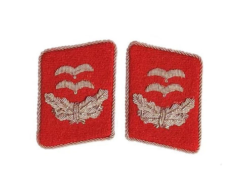 W2 German Luftwaffe Oberleutnant der Flakartillerie Kragenspiegel collar tabs reproduction with embroidered Flak officer insignia for collectors, reenactment uniforms, and historical military displays