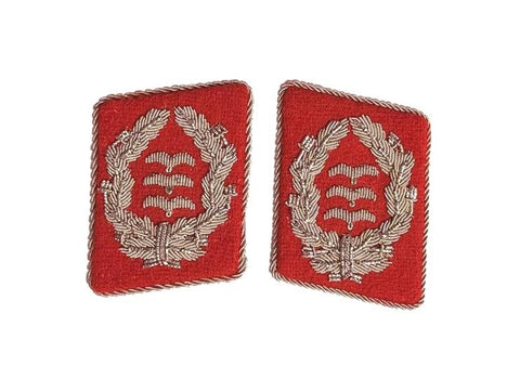 WW2 German Luftwaffe Oberst der Flakartillerie Kragenspiegel collar tabs reproduction with embroidered senior Flak officer insignia for collectors, reenactment uniforms, and historical military displays